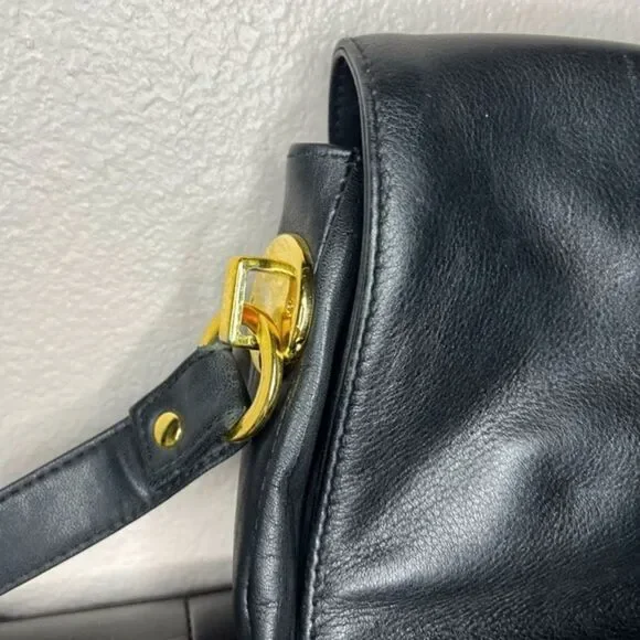 Giani Bernini Bag Leather Almost New Gold Pockets Shoulder Bag Big Purse - (EUC) - Picture 7 of 12